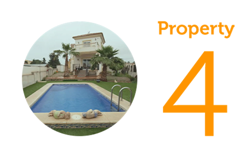 Property 4 Three-bed house in Torrevieja